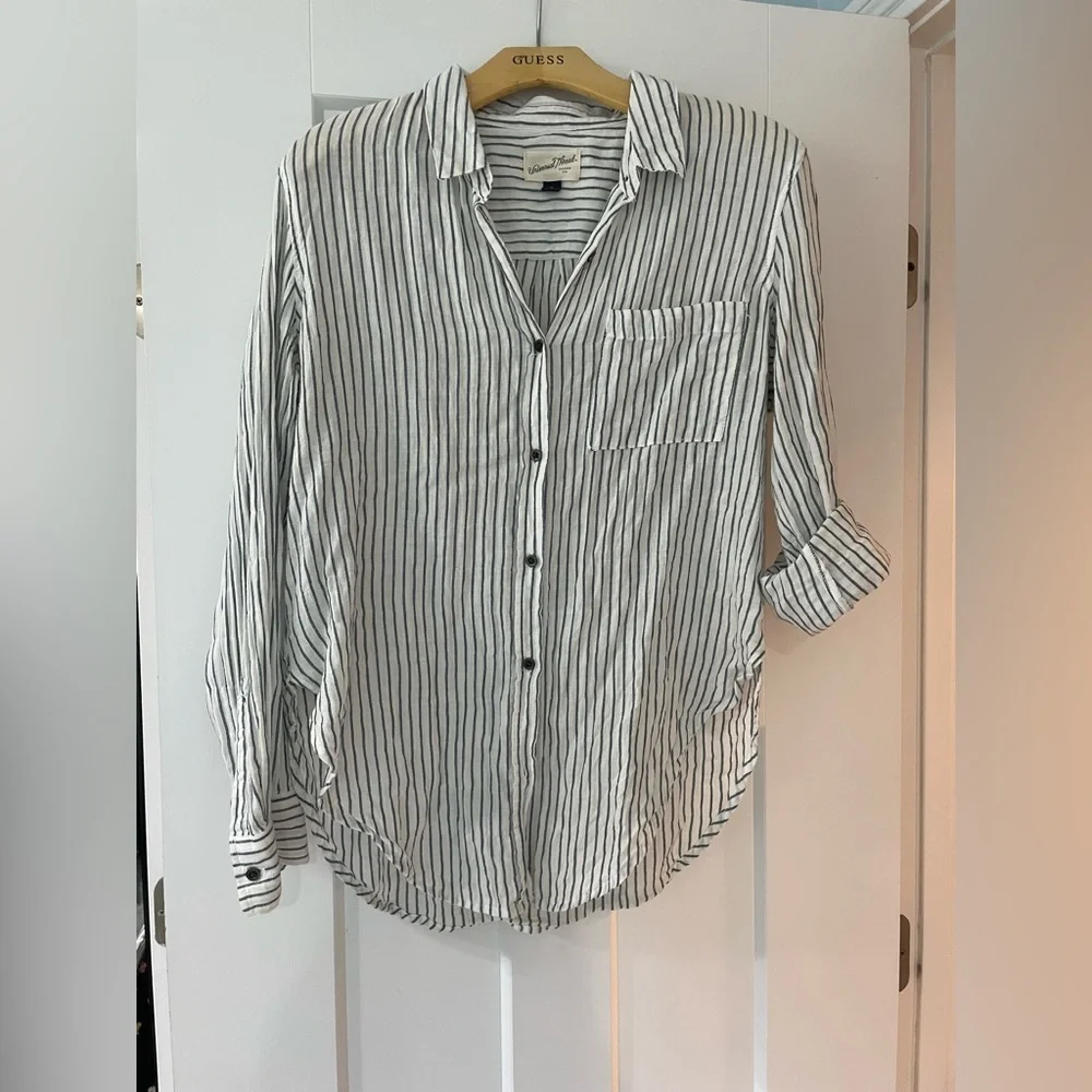 Universal Thread Button down - Picture 3 of 3